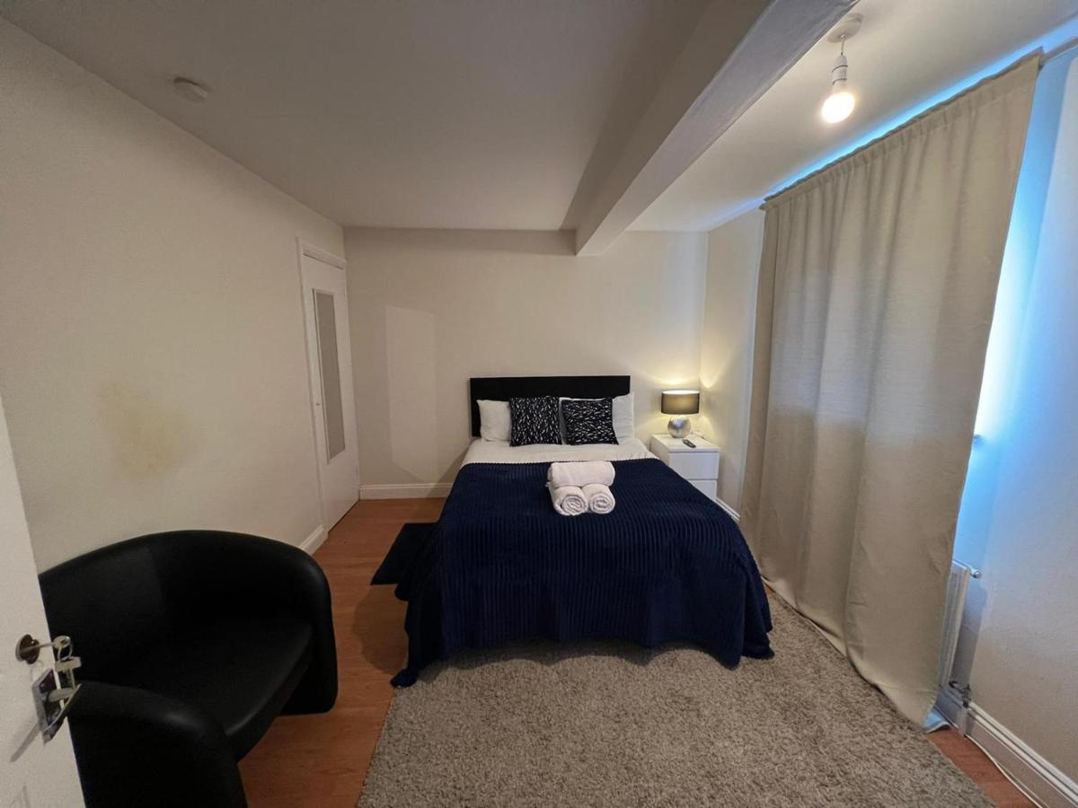Shared House In Chakeshill Drive 호텔 브리스틀 외부 사진