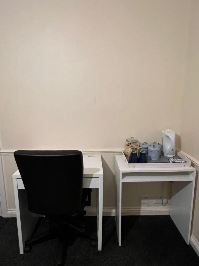 Shared House In Chakeshill Drive 호텔 브리스틀 외부 사진