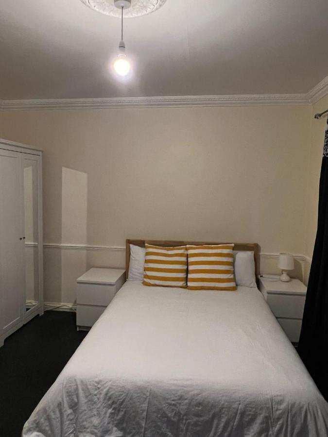 Shared House In Chakeshill Drive 호텔 브리스틀 외부 사진