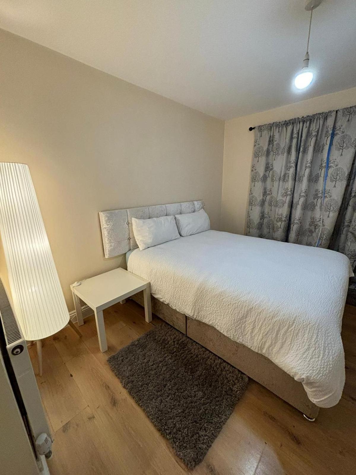 Shared House In Chakeshill Drive 호텔 브리스틀 외부 사진