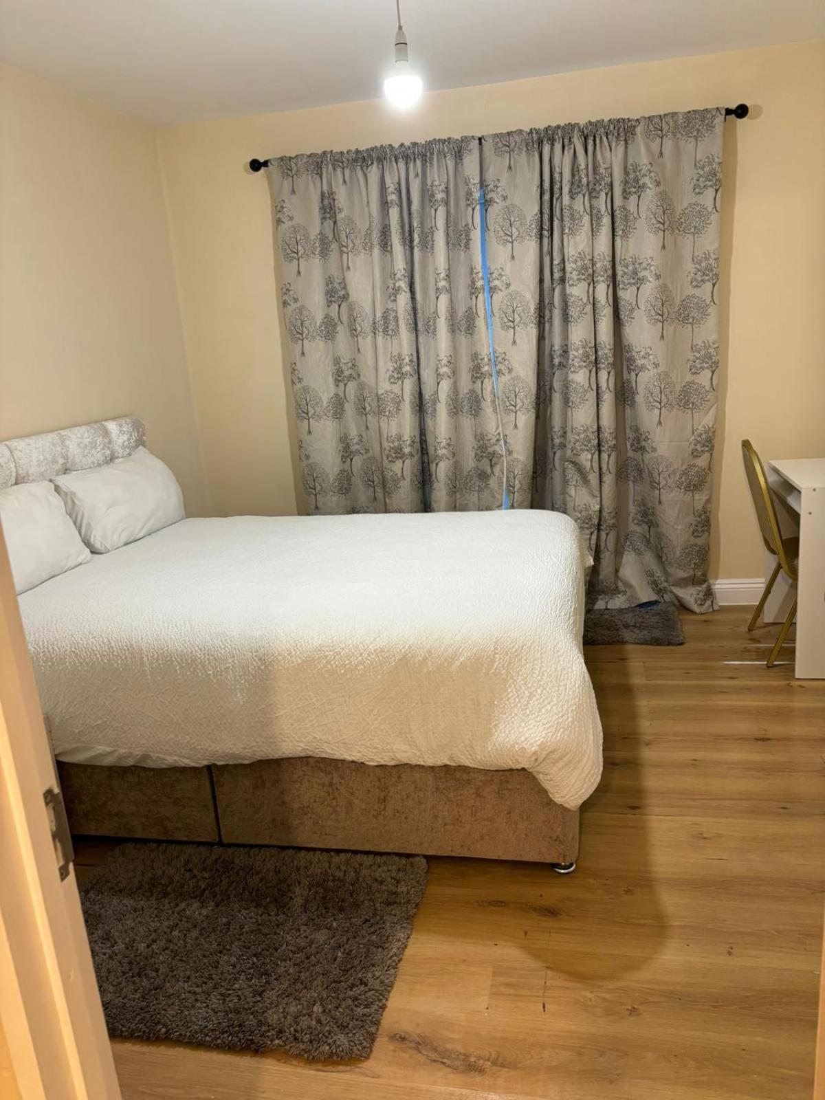 Shared House In Chakeshill Drive 호텔 브리스틀 외부 사진