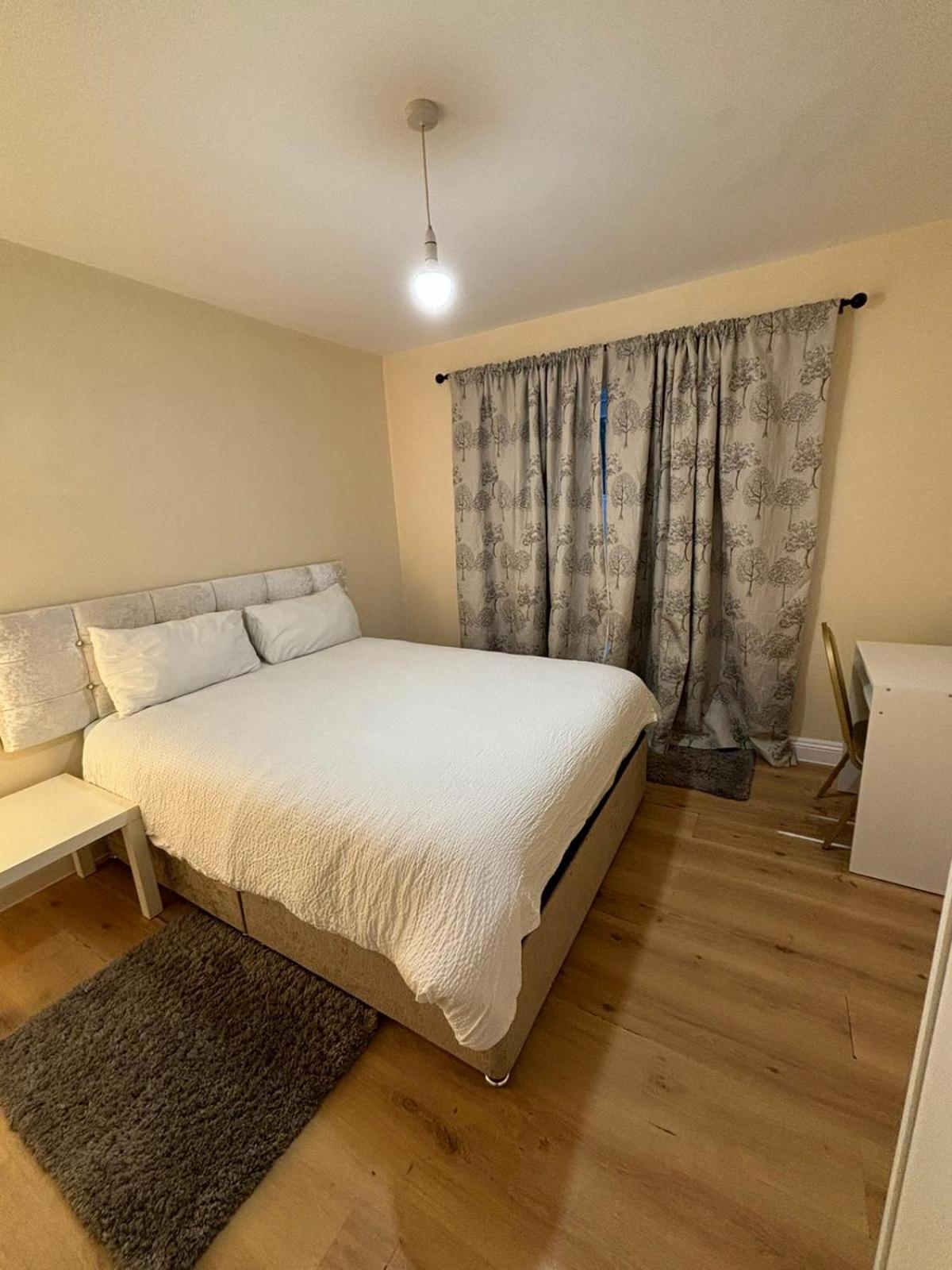 Shared House In Chakeshill Drive 호텔 브리스틀 외부 사진