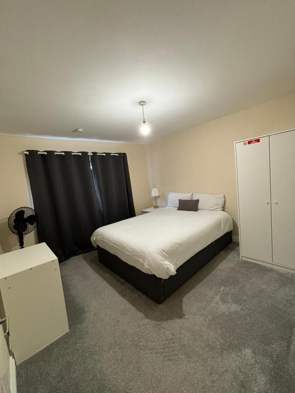 Shared House In Chakeshill Drive 호텔 브리스틀 외부 사진