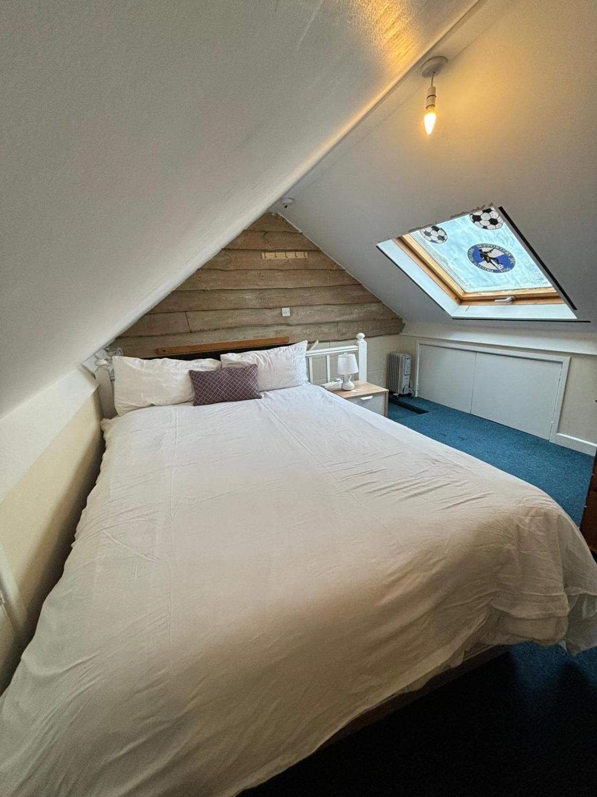 Shared House In Chakeshill Drive 호텔 브리스틀 외부 사진